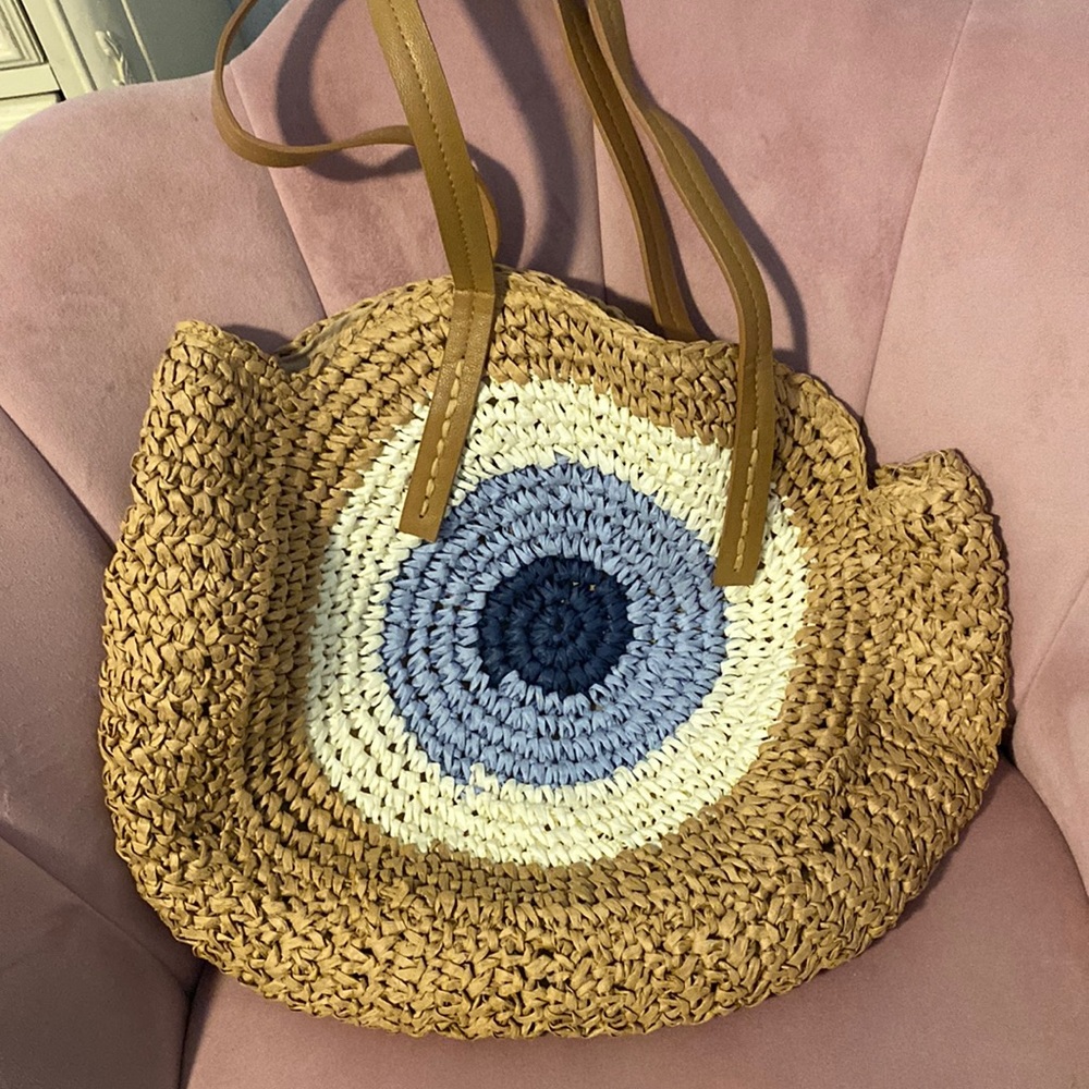 Brand new, no tag summer bag very detail to attention same view on each side